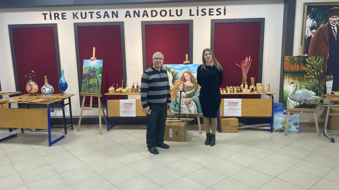 Ressam Nazlı ÖZYURTLU  ve Sanatkar Ahmet TÜRKKANLI Okulumuzda Sergi Düzenledi
